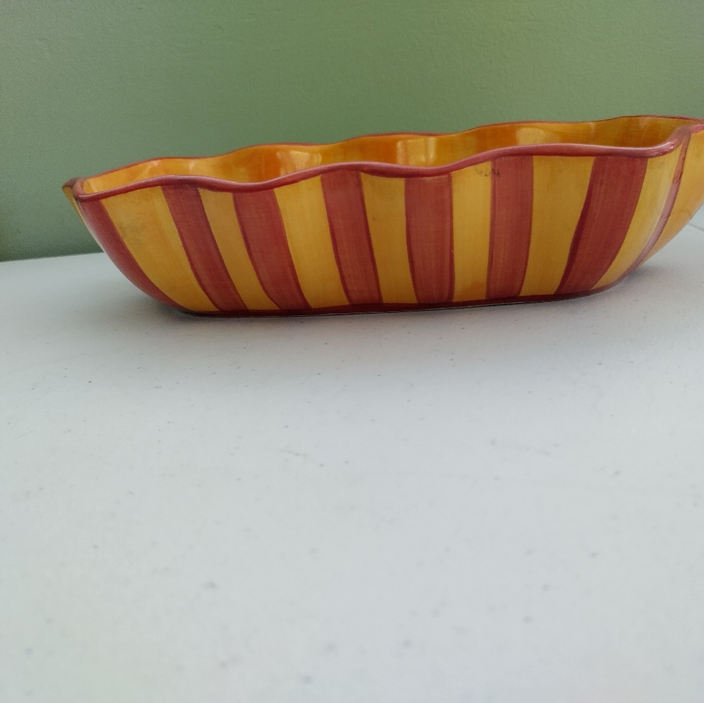 Vintage L.A potteries bread dish and Gail Pittman vintage 10" dish